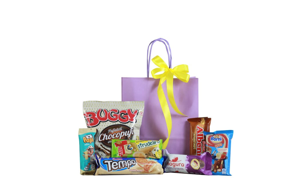 Pachet cadou copii 1 Iunie dulciuri și snacks-uri 260 g în pungă colorată Pachet cadou copii 1 Iunie dulciuri și snacks-uri 260 g în pungă colorată