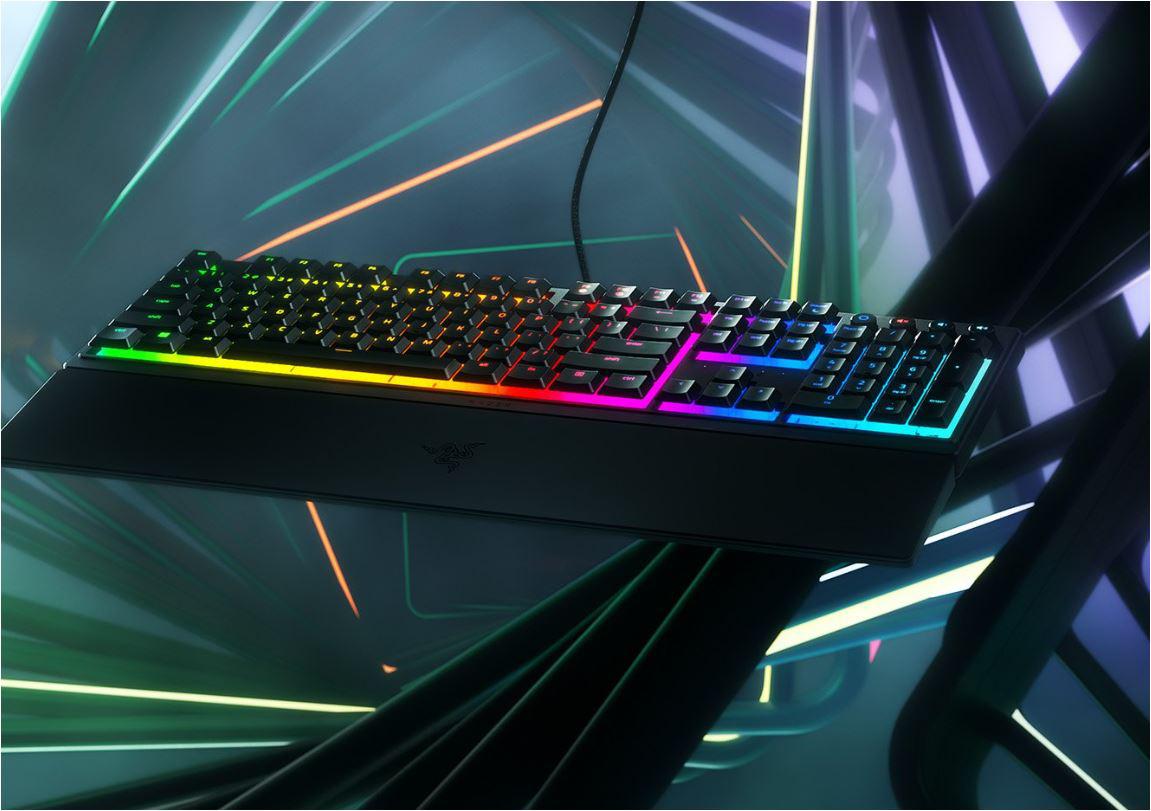 KB Razer Ornata V3 - Low Profile Gaming Tastatura Razer Ornata V3 - Low Profile Gaming  TECH SPECS SWITCH TYPE Razer Mecha-Membrane Switches APPROXIMATE SIZES Full Size LIGHTING 10 Razer