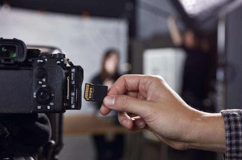 512GB Canvas React Plus SDXC UHS-II 280R